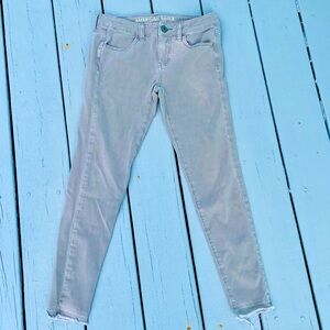 American Eagle jeans, size 4 jeans are made with Super Stretch 360 fabric